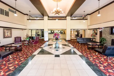 Photo 2 - Ramada by Wyndham Birmingham Airport