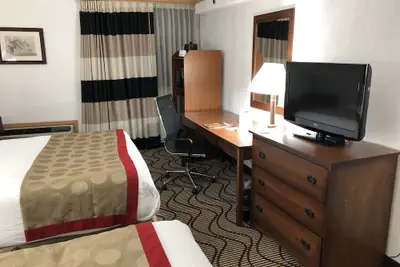Photo 3 - Ramada by Wyndham Birmingham Airport