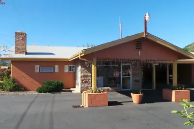 Photo 2 - Relax Inn of Yreka