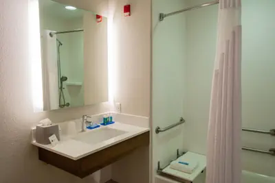 Photo 5 - Holiday Inn Express Hotel & Suites Muskogee by IHG