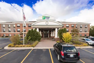 Photo 2 - Holiday Inn Express Hotel & Suites Grand Blanc by IHG