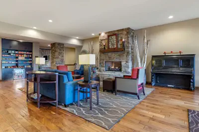 Photo 3 - Comfort Inn & Suites Blue Ridge