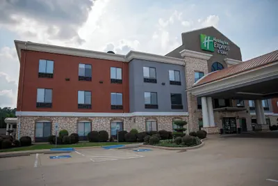 Photo 2 - Holiday Inn Express & Suites Center by IHG
