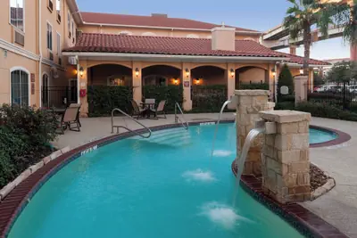 Photo 2 - TownePlace Suites by Marriott San Antonio Airport