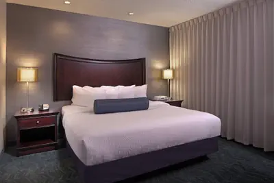 Photo 5 - Springhill Suites Marriott Baltimore Downtown/Inner Harbor