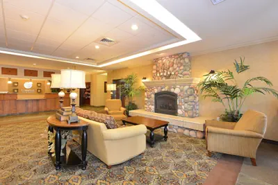 Photo 4 - Comfort Inn & Suites McMinnville Wine Country