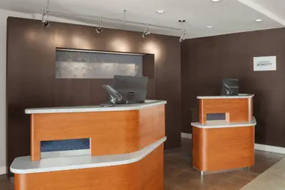 Photo 3 - Courtyard by Marriott Portland Airport