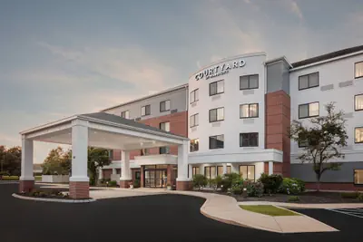 Photo 2 - Courtyard by Marriott Portland Airport