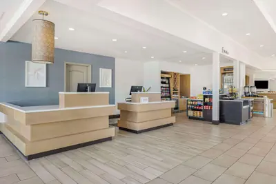 Photo 5 - Hilton Garden Inn Colorado Springs Airport