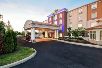Photo 2 - Holiday Inn Express & Suites Schererville by IHG