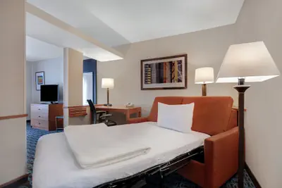 Photo 5 - Fairfield Inn & Suites by Marriott Detroit Metro Airport Romulus