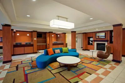 Photo 2 - Fairfield Inn & Suites by Marriott Detroit Metro Airport Romulus