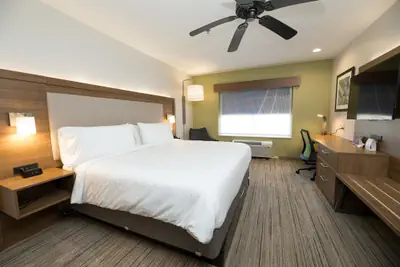 Photo 4 - Holiday Inn Express Clinton by IHG