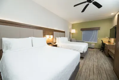 Photo 3 - Holiday Inn Express Clinton by IHG
