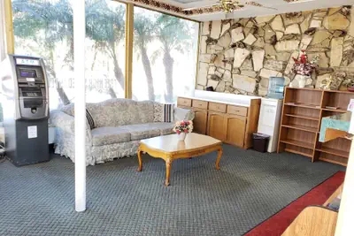 Photo 4 - Stardust Motel Azusa