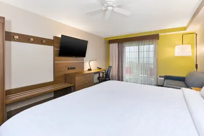 Photo 5 - Holiday Inn Express & Suites Petoskey by IHG