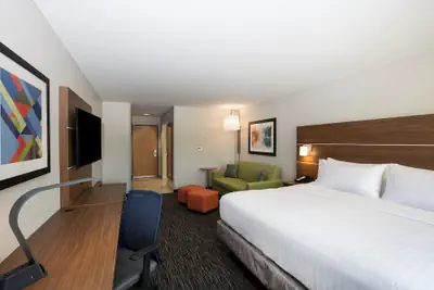 Photo 5 - Holiday Inn Express Hastings by IHG