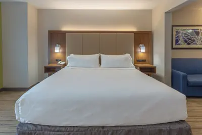 Photo 5 - Holiday Inn Express & Suites Milwaukee Nw Park Place by IHG