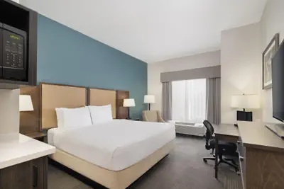 Photo 5 - Best Western Plus Frontier Inn