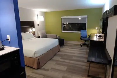 Photo 4 - Holiday Inn Express Rolling Meadows - Schaumburg Area by IHG