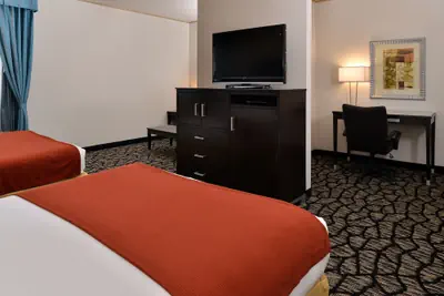 Photo 4 - Holiday Inn Express & Suites Tacoma South - Lakewood by IHG