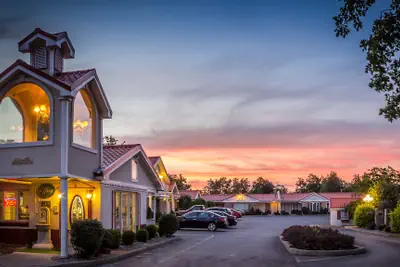 Photo 2 - Village Haven Inn & Extended Stay