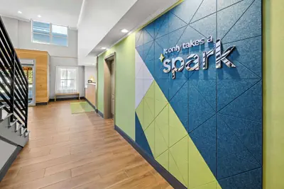 Photo 3 - Spark by Hilton Woodbridge