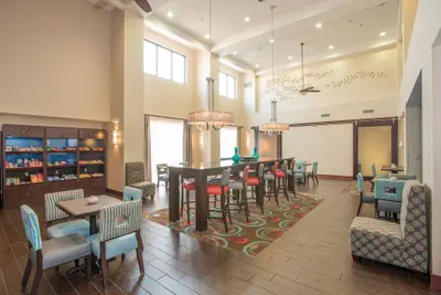 Photo 3 - Hampton Inn & Suites Dayton-Airport