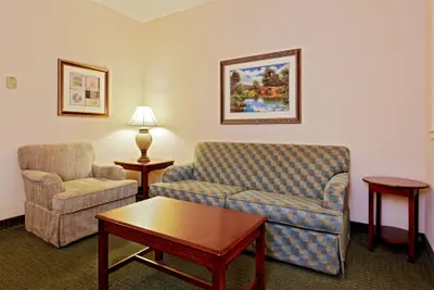 Photo 5 - Holiday Inn Express Hotel & Suites San Antonio by IHG