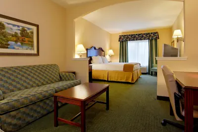 Photo 4 - Holiday Inn Express Hotel & Suites San Antonio by IHG
