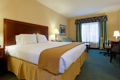 Photo 3 - Holiday Inn Express Hotel & Suites San Antonio by IHG
