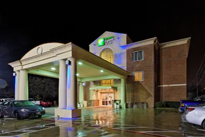 Photo 2 - Holiday Inn Express Hotel & Suites San Antonio by IHG
