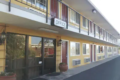 Photo 2 - Lotus of Lompoc - A Great Hospitality Inn