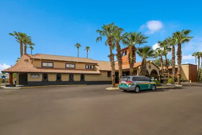 Photo 2 - Quality Inn & Suites Goodyear - Phoenix West