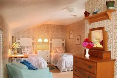 Photo 3 - Deerhill Inn