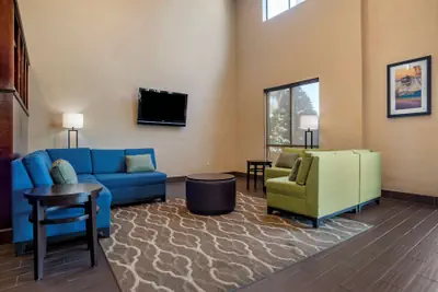 Photo 3 - Comfort Suites Mobile
