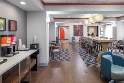 Photo 5 - Hampton Inn Omaha West-Lakeside