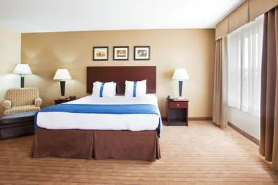 Photo 4 - Holiday Inn Aurora North - Naperville by IHG