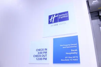 Photo 3 - Holiday Inn Express & Suites Mansfield by IHG