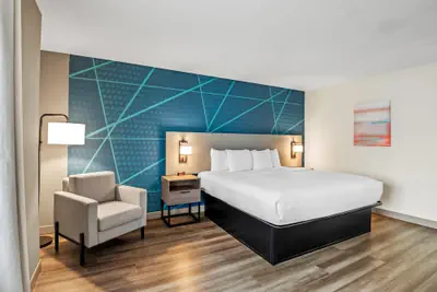 Photo 2 - Comfort Inn Emporia