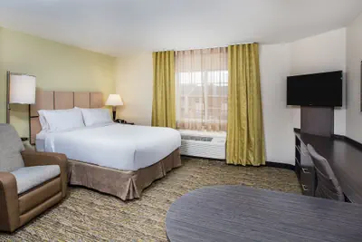 Photo 3 - Candlewood Suites Bowling Green by IHG