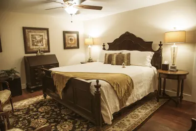 Photo 5 - Biltmore Village Inn B&B