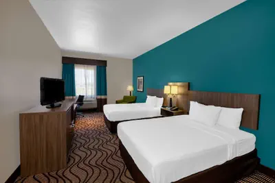 Photo 5 - La Quinta Inn & Suites by Wyndham Midland North