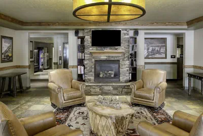 Photo 4 - Yellowstone Park Hotel