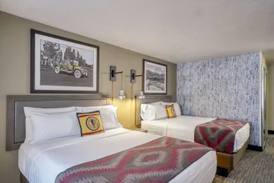 Photo 2 - Yellowstone Park Hotel