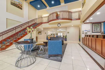 Photo 3 - Best Western Plus Lake Elsinore Inn & Suites