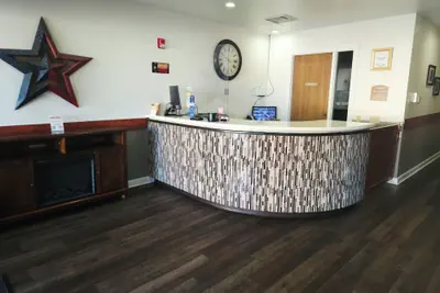 Photo 4 - Guest House Inn