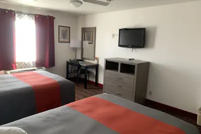 Photo 5 - Guest House Inn