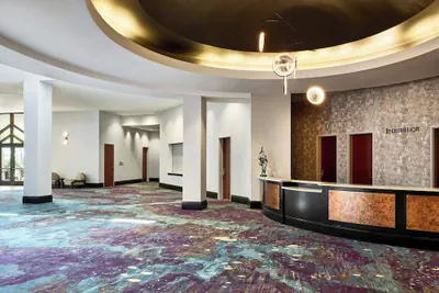 Photo 4 - Renaissance® Phoenix Glendale Hotel & Conference Center