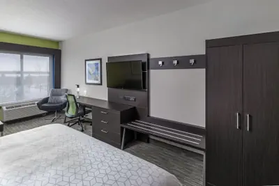 Photo 5 - Holiday Inn Express & Suites Yuma by IHG